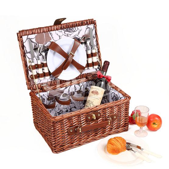 LMD1-0070  Picnic Basket for 4 Person